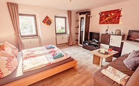 Familienwohnung für 3 mit Sauna, Pool&Terrasse - Famzi